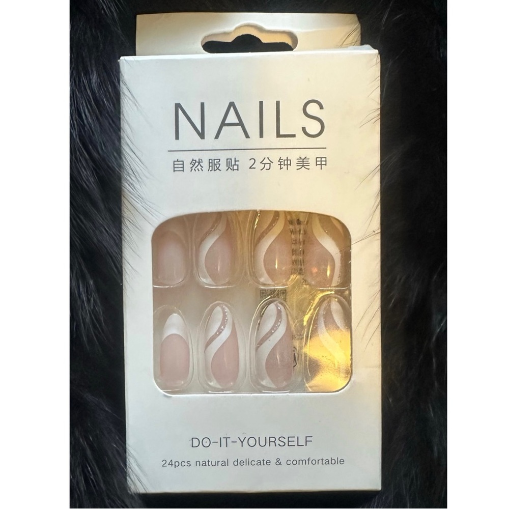 Nail Bundle - Picture 8 of 8